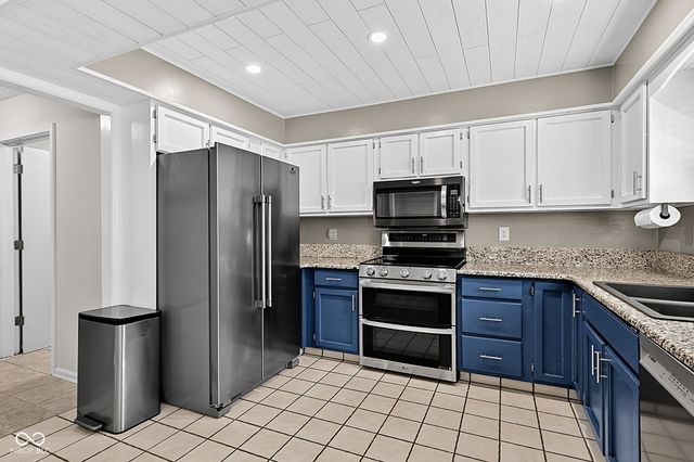 12424 Charing Cross Road, Carmel, IN 46033