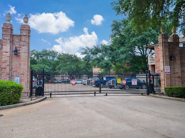 2255 Braeswood Park Drive 195, Houston, TX 77030