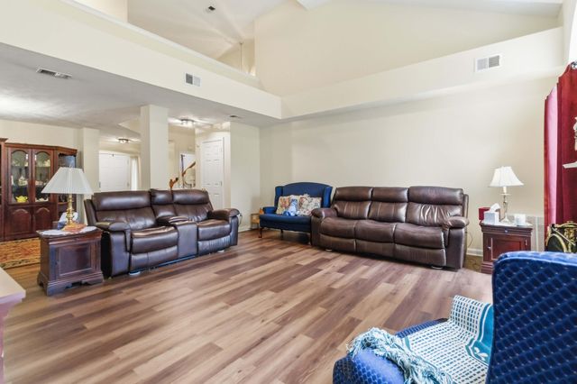 956 Deer Crossing Way, Lexington, KY 40509