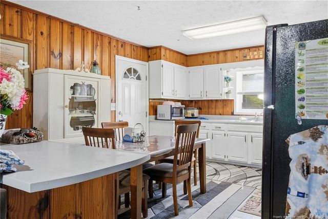 409 N 4th Street, Saint Pauls, NC 28384