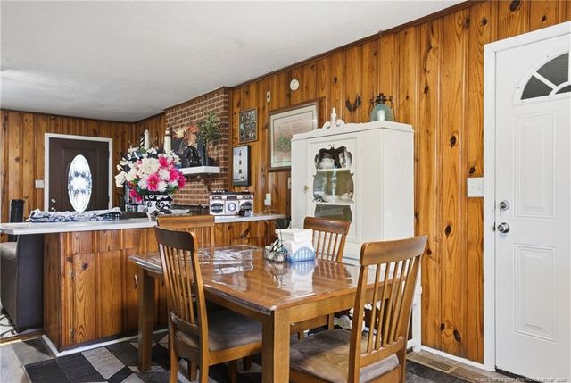 409 N 4th Street, Saint Pauls, NC 28384