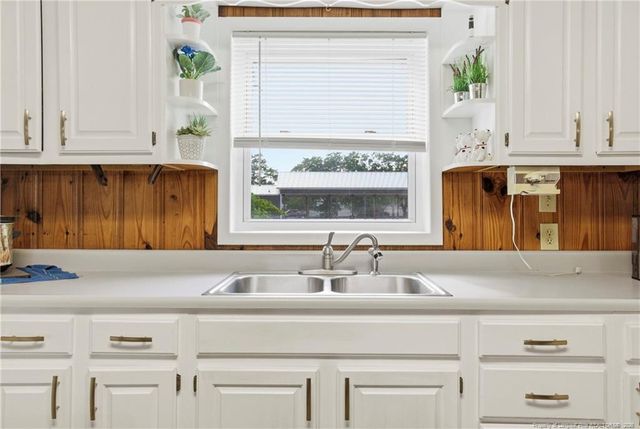 409 N 4th Street, Saint Pauls, NC 28384