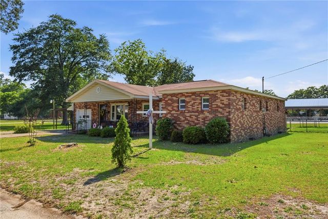 409 N 4th Street, Saint Pauls, NC 28384