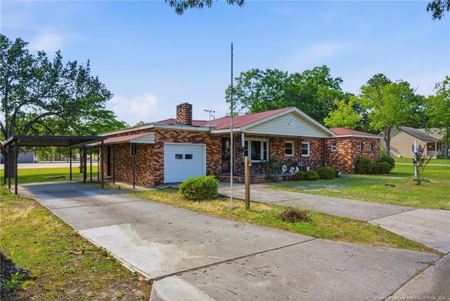 409 N 4th Street, Saint Pauls, NC 28384