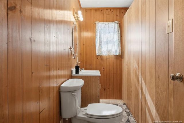 409 N 4th Street, Saint Pauls, NC 28384