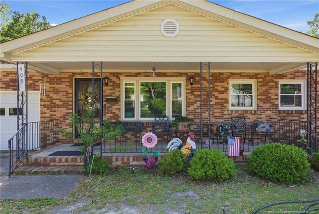 409 N 4th Street, Saint Pauls, NC 28384