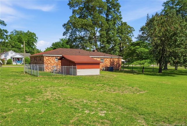 409 N 4th Street, Saint Pauls, NC 28384