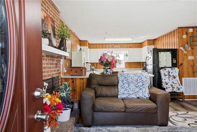 409 N 4th Street, Saint Pauls, NC 28384