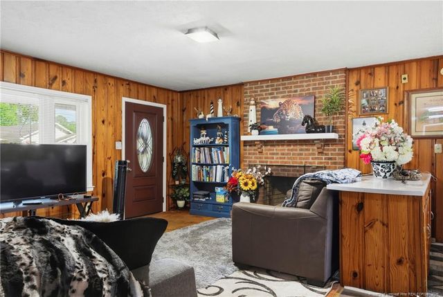 409 N 4th Street, Saint Pauls, NC 28384