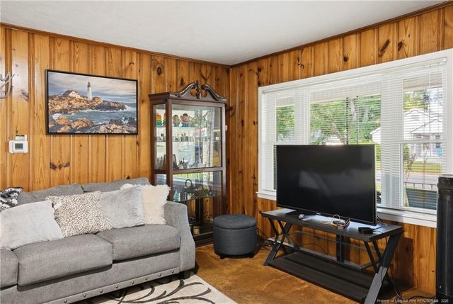 409 N 4th Street, Saint Pauls, NC 28384