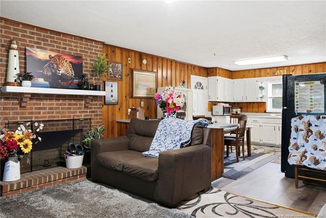 409 N 4th Street, Saint Pauls, NC 28384