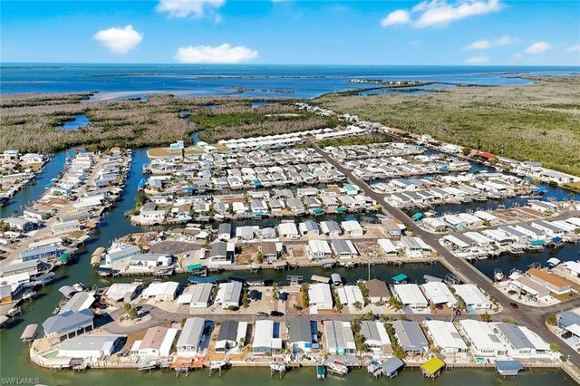 2971 Bounty LN, St. James City, FL 33956