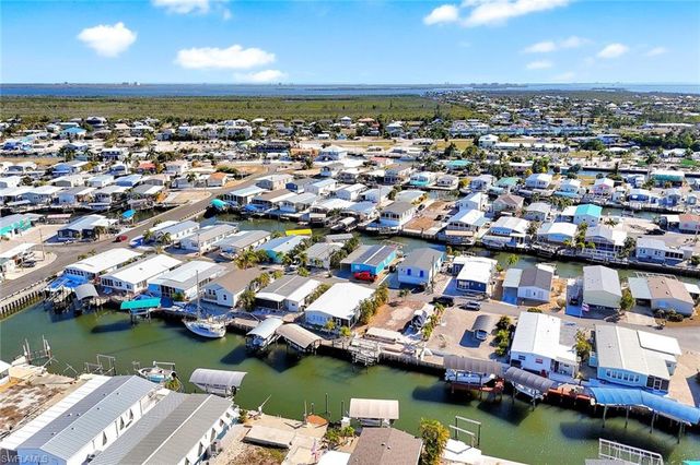 2971 Bounty LN, St. James City, FL 33956