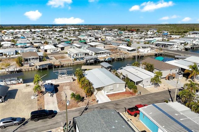 2971 Bounty LN, St. James City, FL 33956