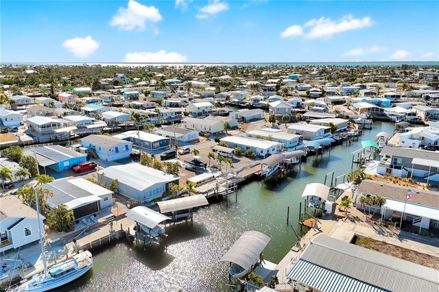 2971 Bounty LN, St. James City, FL 33956