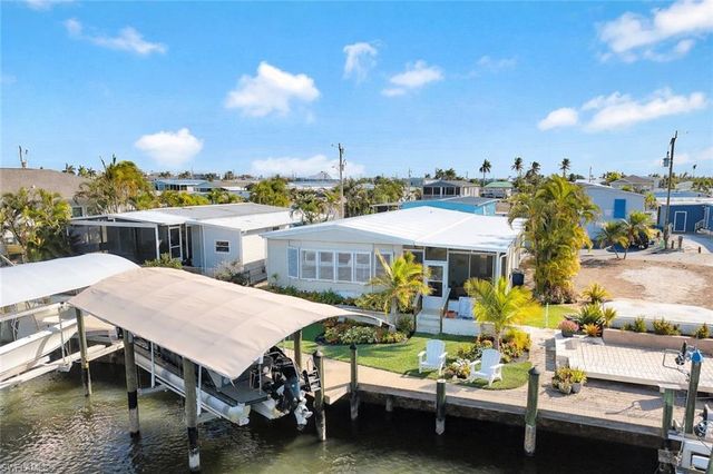 2971 Bounty LN, St. James City, FL 33956