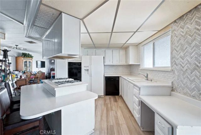 3945 Bradford 128, La Verne, CA 91759