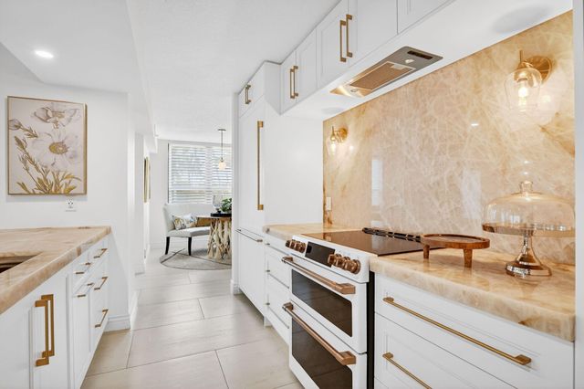 7233 Promenade Drive 101, Boca Raton, FL 33433