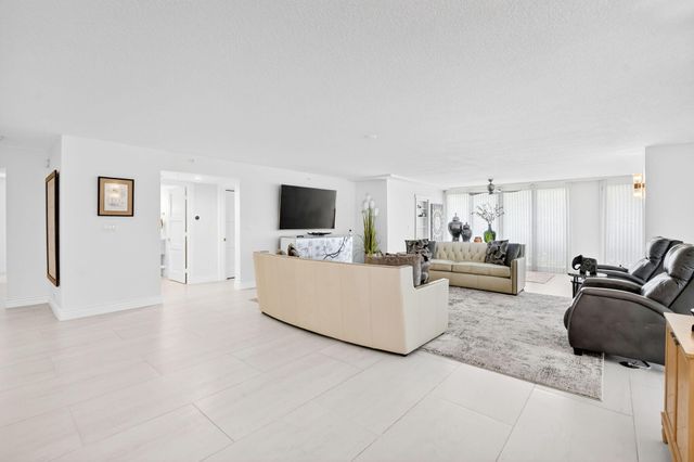 7233 Promenade Drive 101, Boca Raton, FL 33433