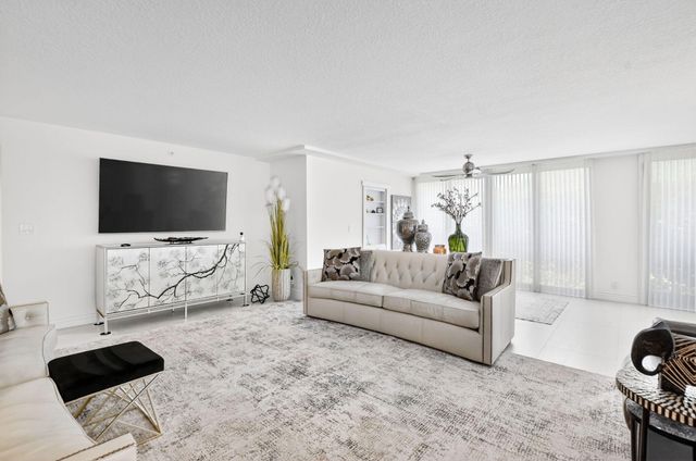 7233 Promenade Drive 101, Boca Raton, FL 33433