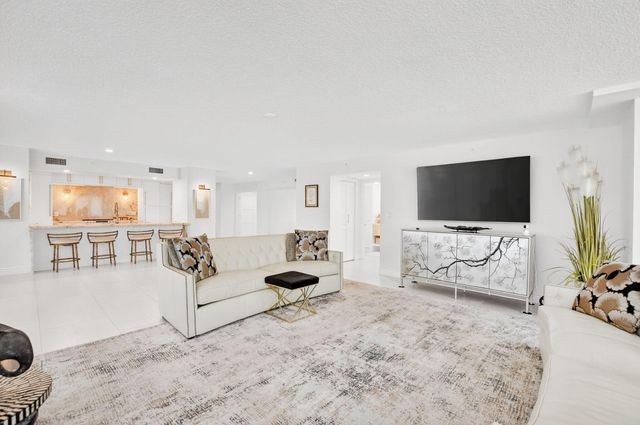 7233 Promenade Drive 101, Boca Raton, FL 33433