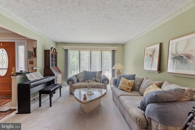 100 ORIOLE LN, La Plata, MD 20646