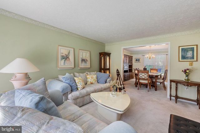 100 ORIOLE LN, La Plata, MD 20646
