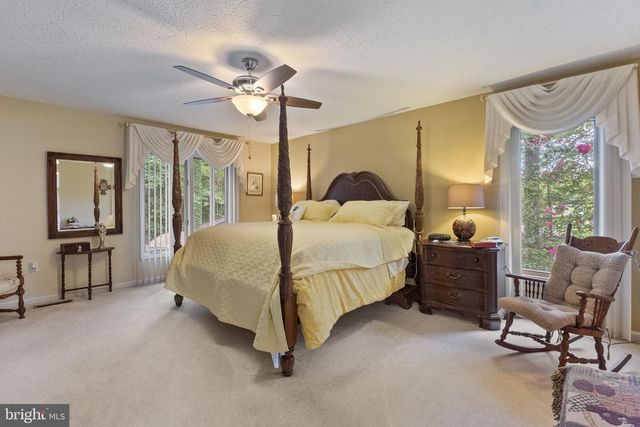 100 ORIOLE LN, La Plata, MD 20646