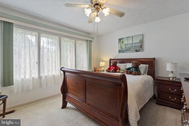 100 ORIOLE LN, La Plata, MD 20646