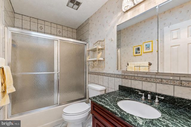 100 ORIOLE LN, La Plata, MD 20646