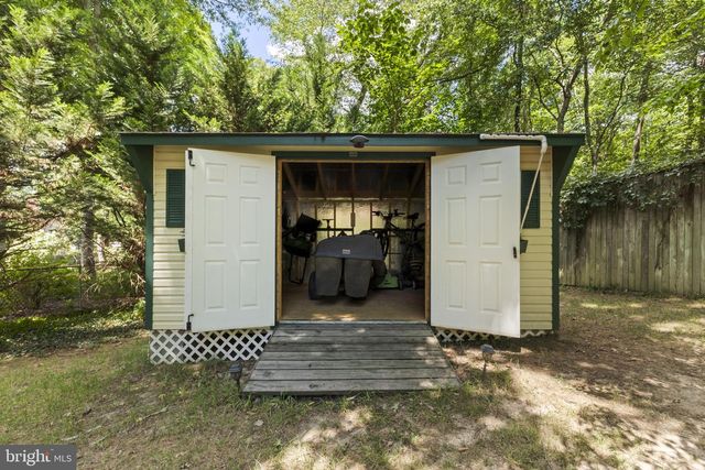 100 ORIOLE LN, La Plata, MD 20646