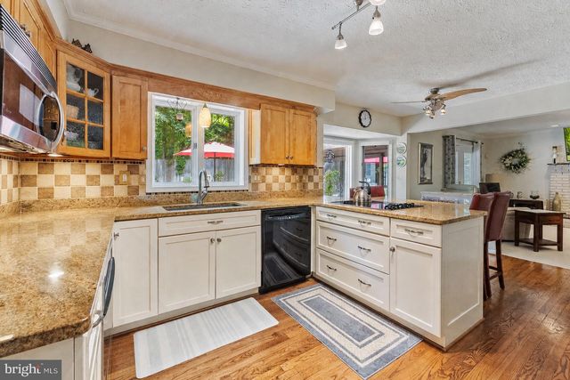 100 ORIOLE LN, La Plata, MD 20646