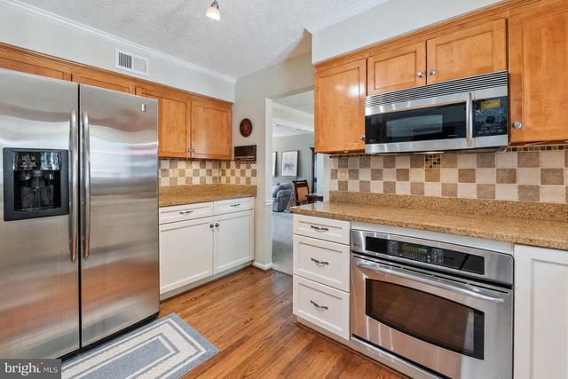 100 ORIOLE LN, La Plata, MD 20646