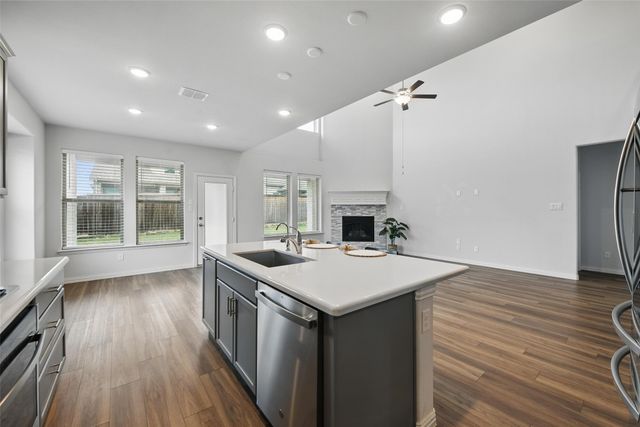 421 Acton Avenue, Fort Worth, TX 76131