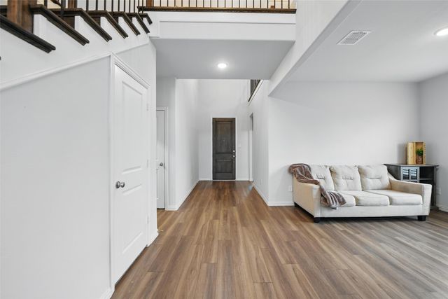 421 Acton Avenue, Fort Worth, TX 76131