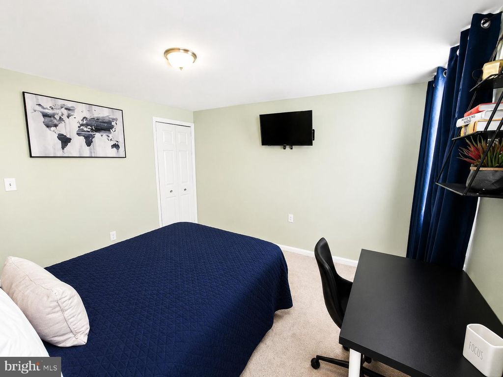 Image 16 of property listing at 1834 WESTPHAL PL, Baltimore, MD 21230