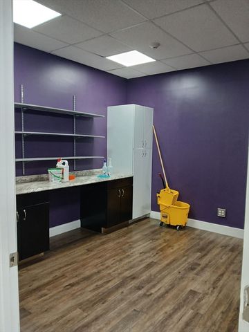 1611 Main Street, Springfield, MA 01103