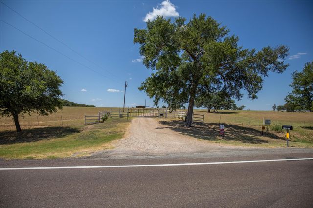 734 E FM 485, Cameron, TX 76520
