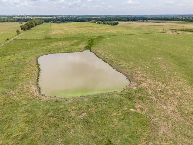 734 E FM 485, Cameron, TX 76520