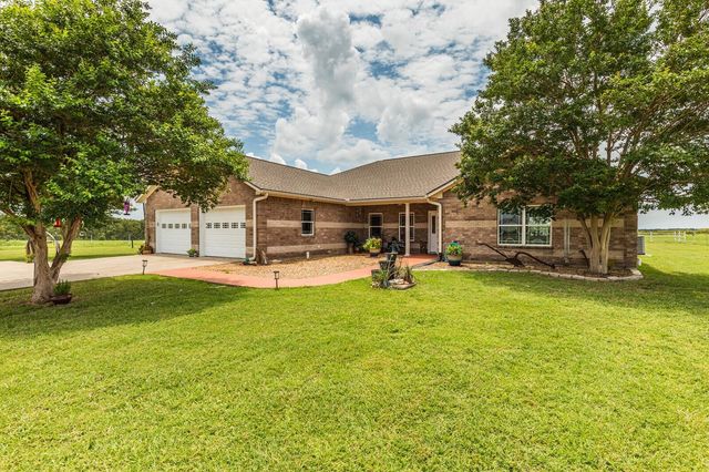 734 E FM 485, Cameron, TX 76520