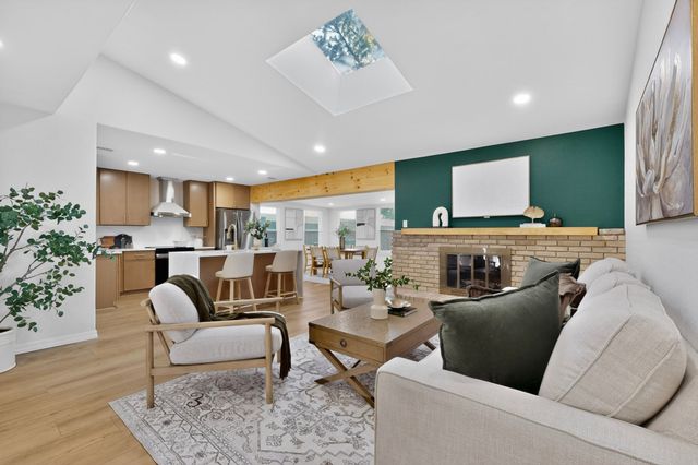 3045 Lockmoor Lane, Dallas, TX 75220