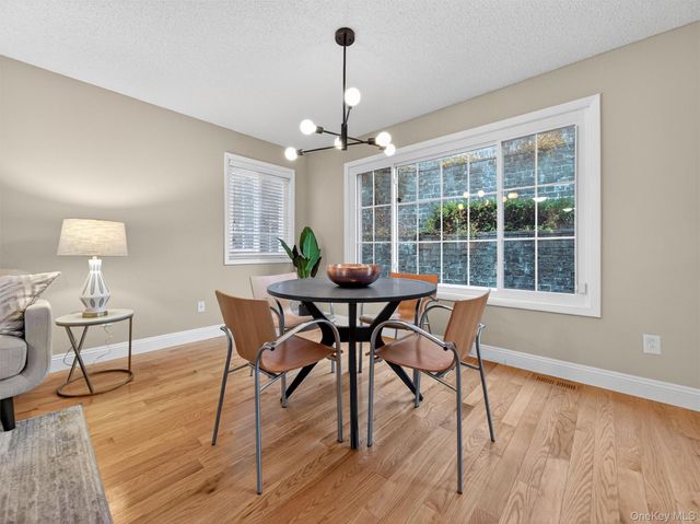 188 Eagle Ridge Way, Nanuet, NY 10954