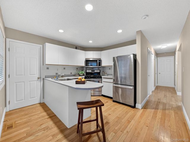 188 Eagle Ridge Way, Nanuet, NY 10954