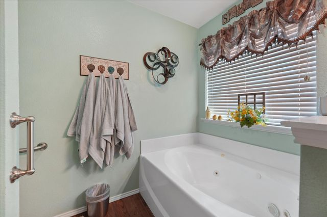 501 Meadowview Street, Farmersville, TX 75442