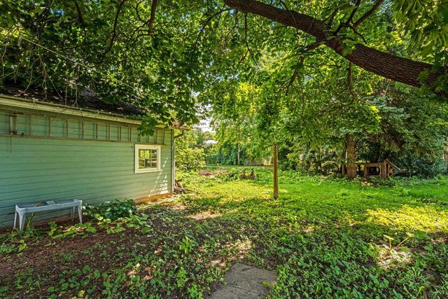 1013 WAUGOO AVENUE, Oshkosh, WI 54901