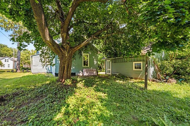 1013 WAUGOO AVENUE, Oshkosh, WI 54901