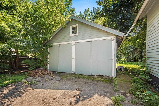 1013 WAUGOO AVENUE, Oshkosh, WI 54901