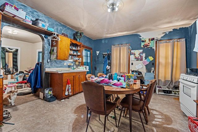 1013 WAUGOO AVENUE, Oshkosh, WI 54901