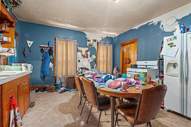 1013 WAUGOO AVENUE, Oshkosh, WI 54901