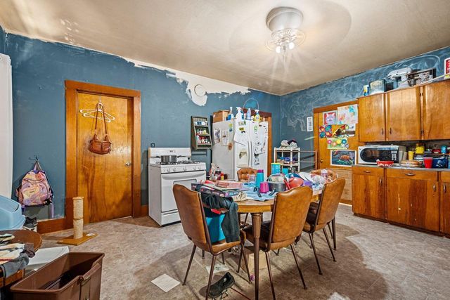 1013 WAUGOO AVENUE, Oshkosh, WI 54901